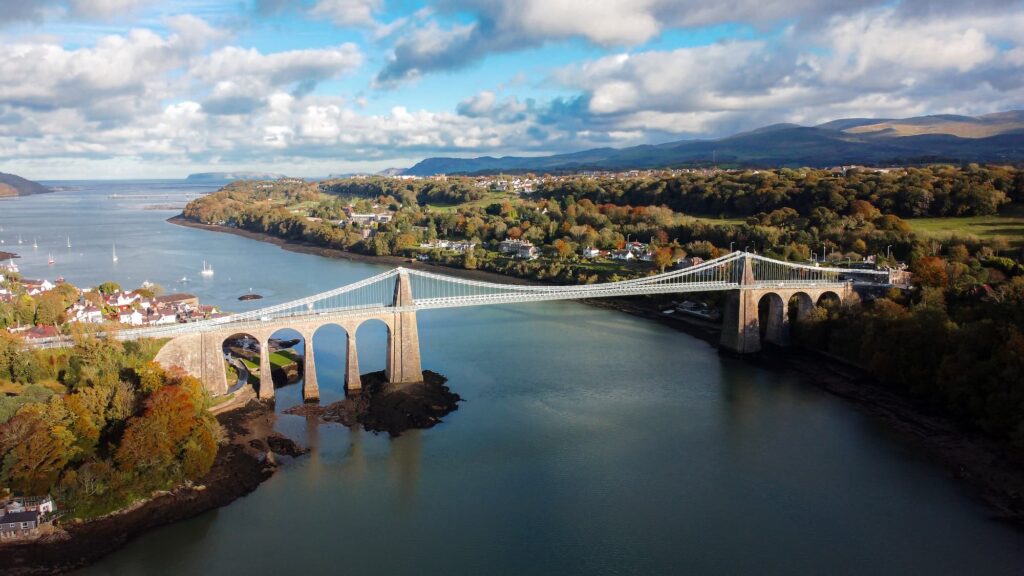 lift and escalator maintenance Bangor, North Wales