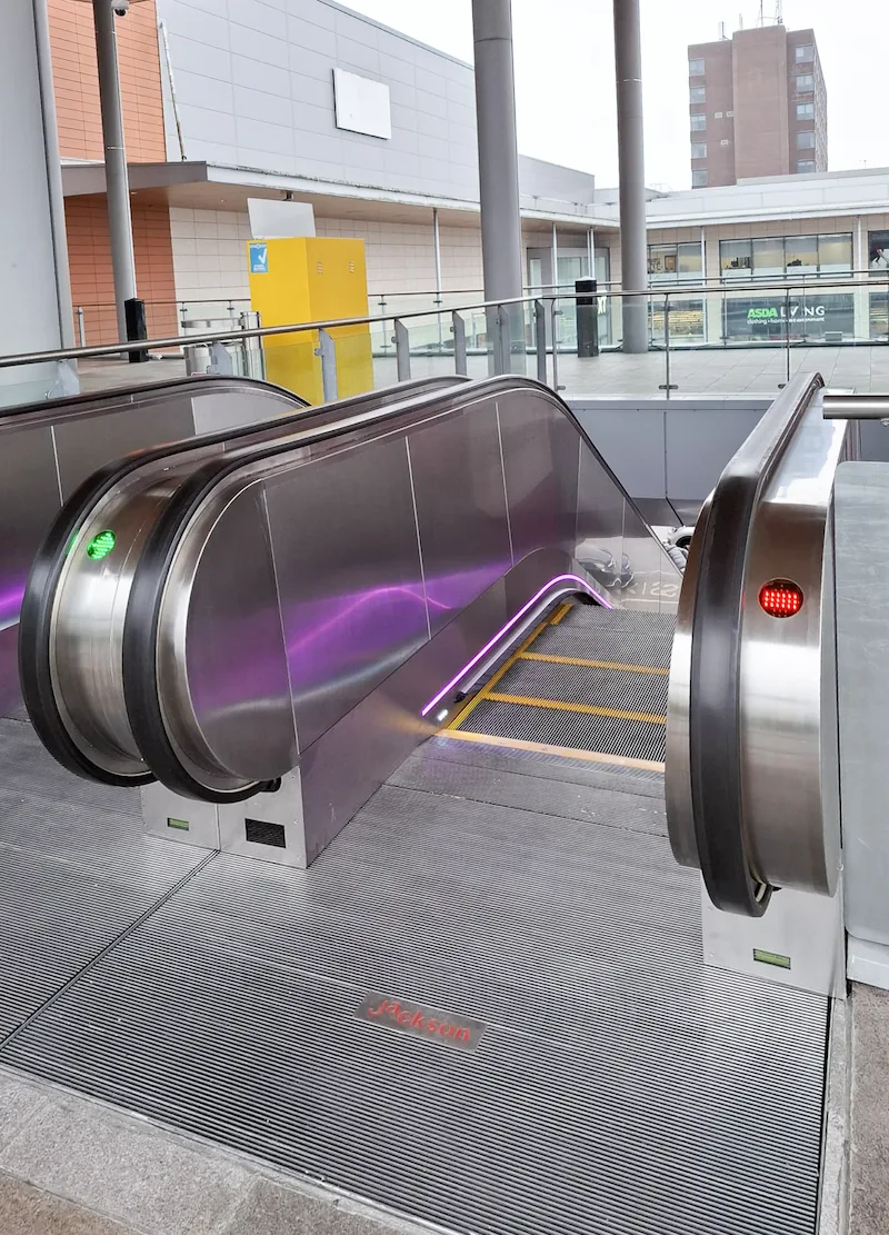New heavy-duty external escalators installed at Trinity Walk
